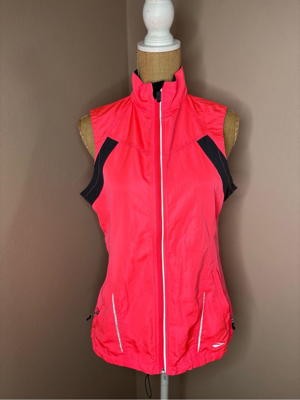 Brooks Running Vest Womens Full Zip Hot Pink Reflective Sleeveless Unlined Med